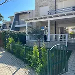 Casa Al Mare, Lura 3 Gjiri I Lalzit